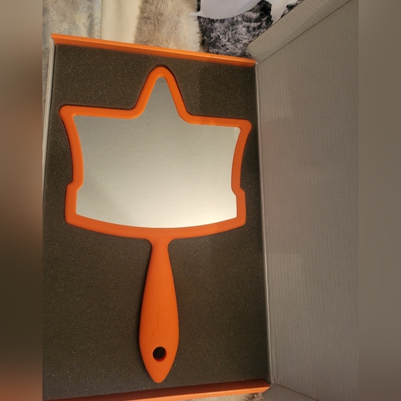 Crown Hand Mirror - Picture 5 of 7